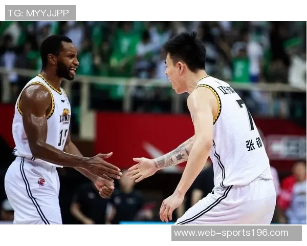 弗格正式加盟上海队新赛季与张镇麟携手再战篮球赛场 弗格正式加盟上海队新赛季与张镇麟携手再战篮球赛场