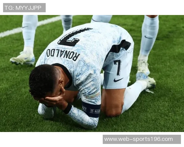 特朗普自夸足球技艺虽不及C罗梅西但速度更胜一筹